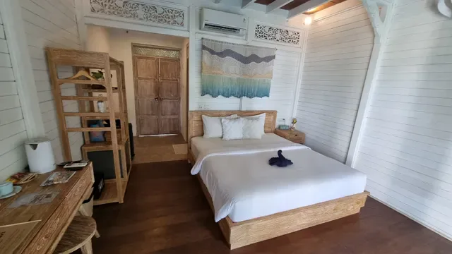 Mambo Beach Restaurant | Beach Bar & Cafe Nusa Penida
