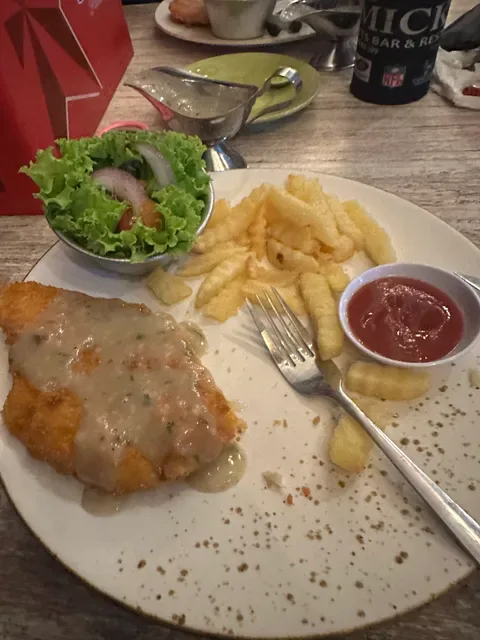 Mickeys Sports Bar & Restaurant