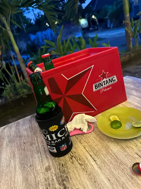 Mickeys Sports Bar & Restaurant
