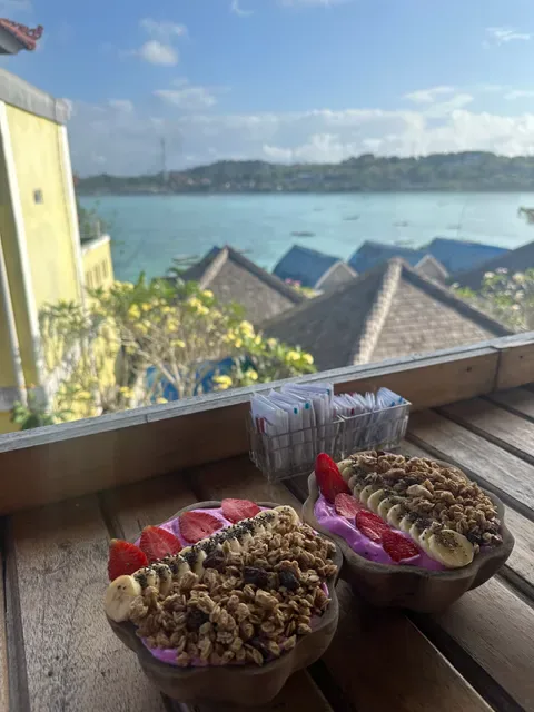 Next Level Cafe Ceningan