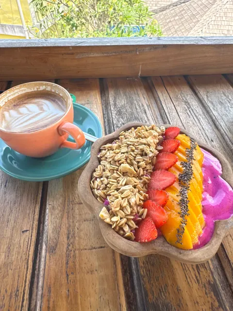 Next Level Cafe Ceningan
