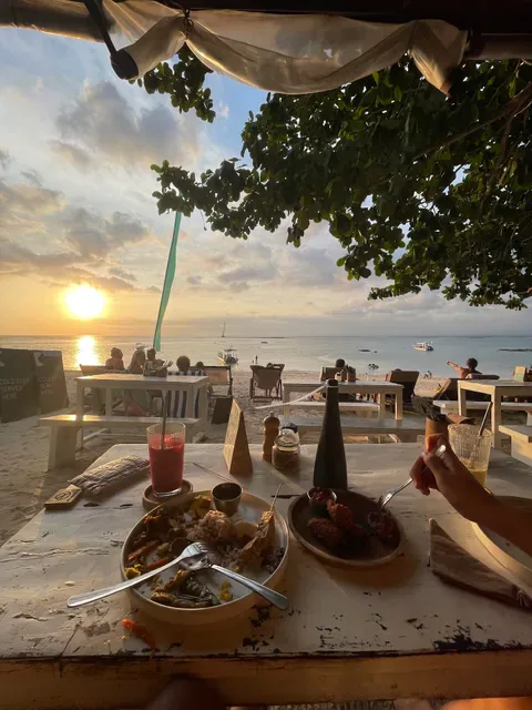 Ombak Cafe & Huts
