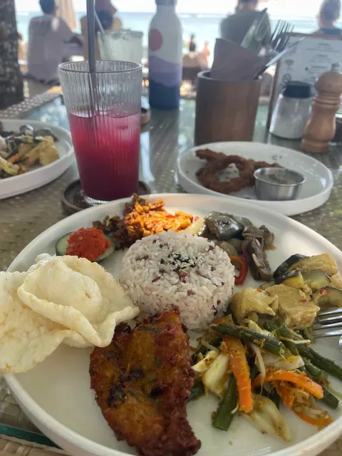 Ombak Cafe & Huts