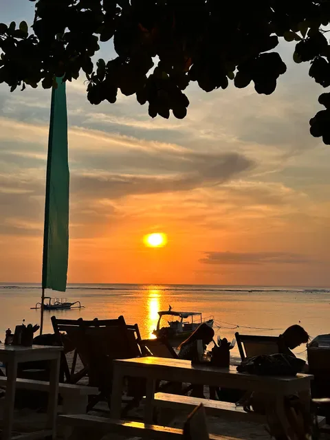 Ombak Cafe & Huts