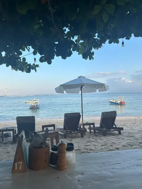 Ombak Cafe & Huts
