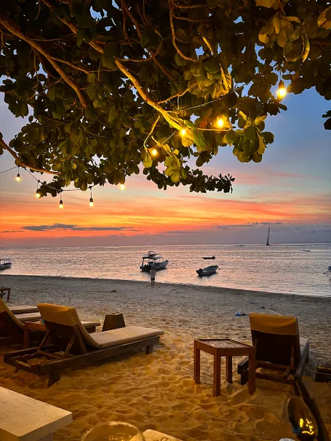 Ombak Cafe & Huts