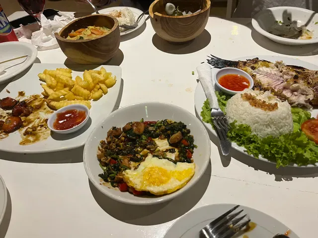 Papa Tarros Bar and Resto