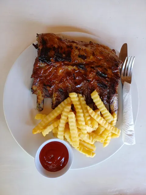 Papa Tarros Bar and Resto