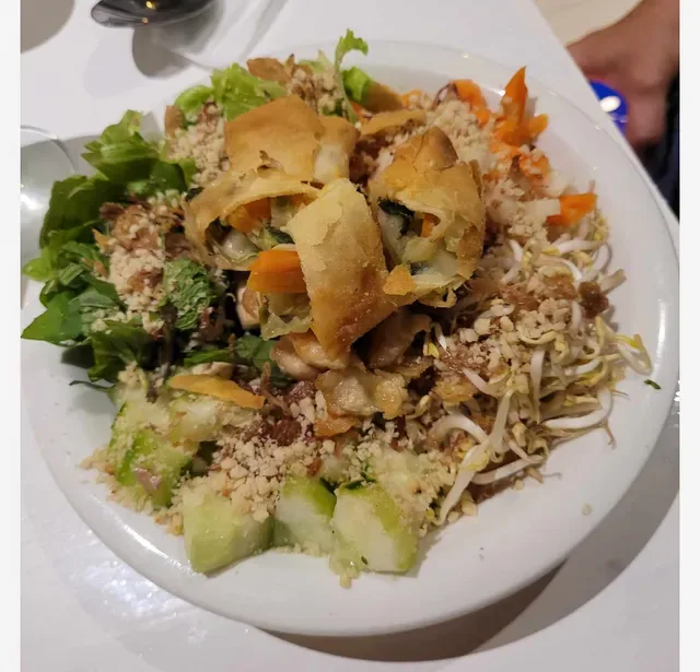 Papa Tarros Bar and Resto