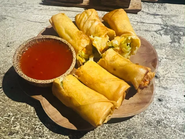 Red Pomelo Bar & Restaurant