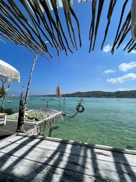 Sea Breeze Cafe Ceningan