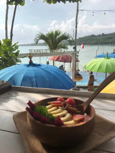 Sea Breeze Cafe Ceningan