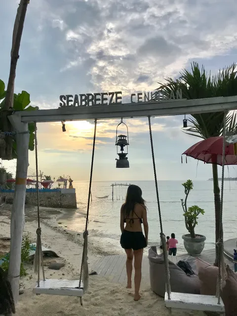 Sea Breeze Cafe Ceningan