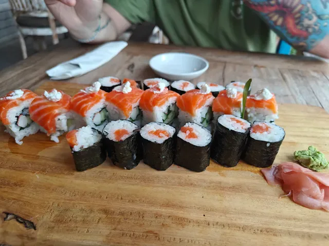 Siki poke house and sushi