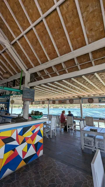 TAWE beach bar & grill