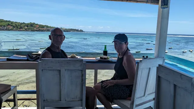 TAWE beach bar & grill