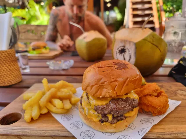 The Coconut Hut - Mini Golf