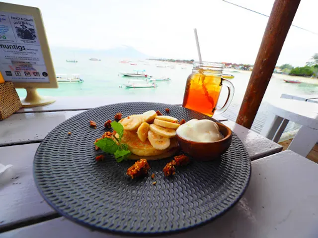 The Deck Cafe & Bar