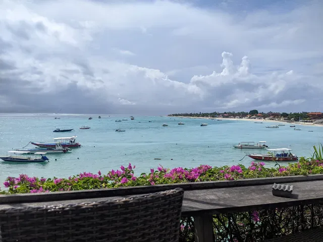 The Deck Cafe & Bar