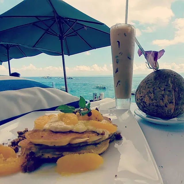 The Deck Cafe & Bar