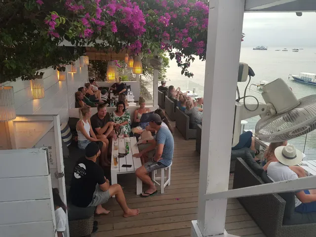 The Deck Cafe & Bar