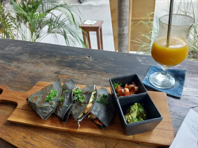 The Lounge Restaurant Lembongan