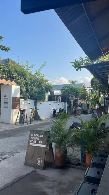 TIKI BAR & MORE