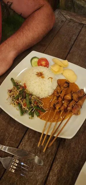 Two raksa cafe