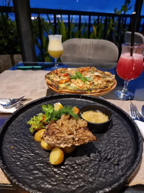Warnakali Restaurant Nusa Penida