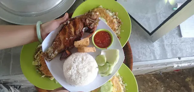 Warung AYAM GEPREK SAMBEL IJO BEJO restaurant