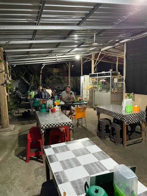 Warung AYAM GEPREK SAMBEL IJO BEJO restaurant