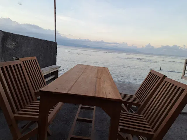 Warung beach
