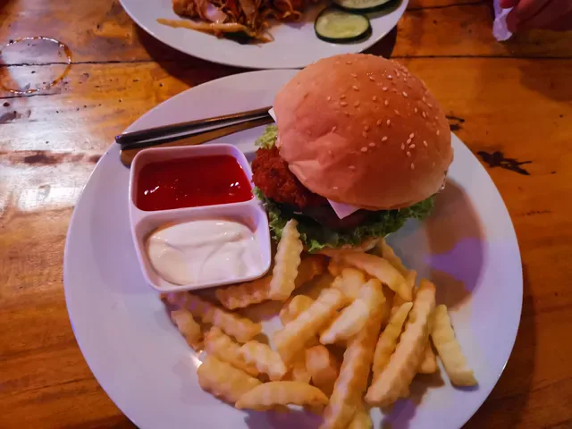 Warung J. Pudak