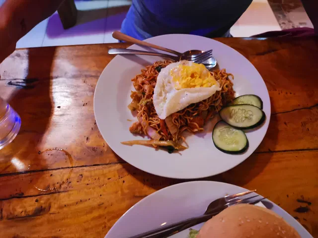 Warung J. Pudak