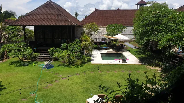 Warung Pizzeria & Steakhouse