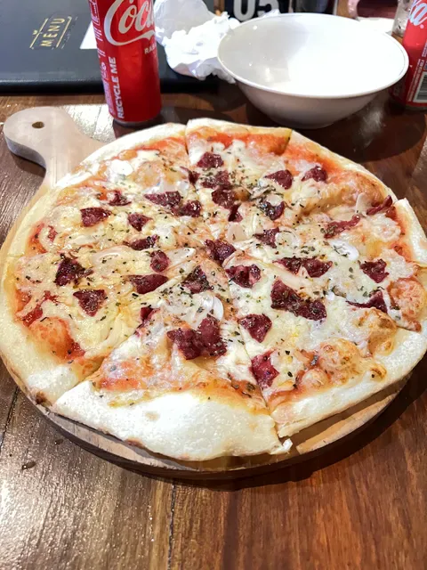 Warung Pizzeria & Steakhouse