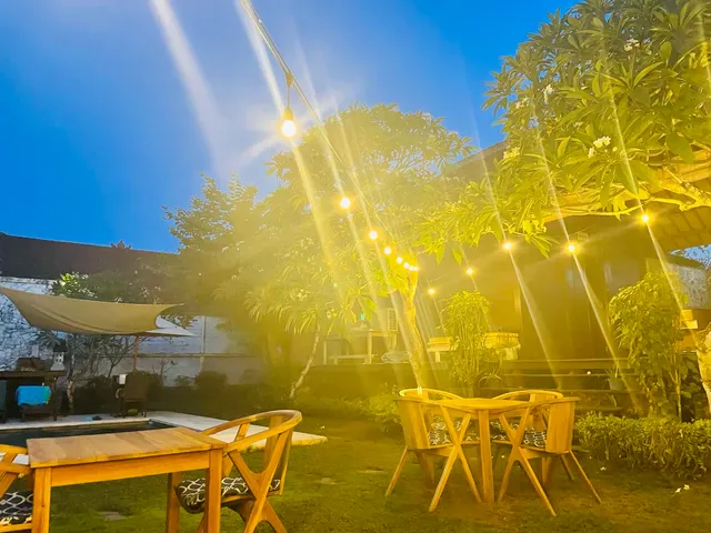 Warung Pizzeria & Steakhouse