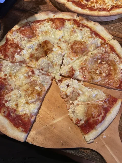 Warung Pizzeria & Steakhouse