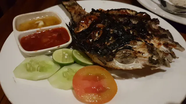 Warung Salt & pepper