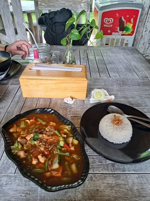 Warung Ten Poh Lembongan (open)
