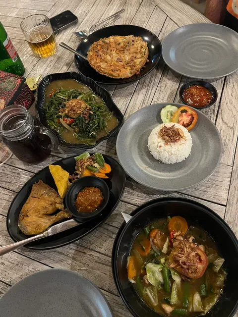 Warung Ten Poh Lembongan (open)