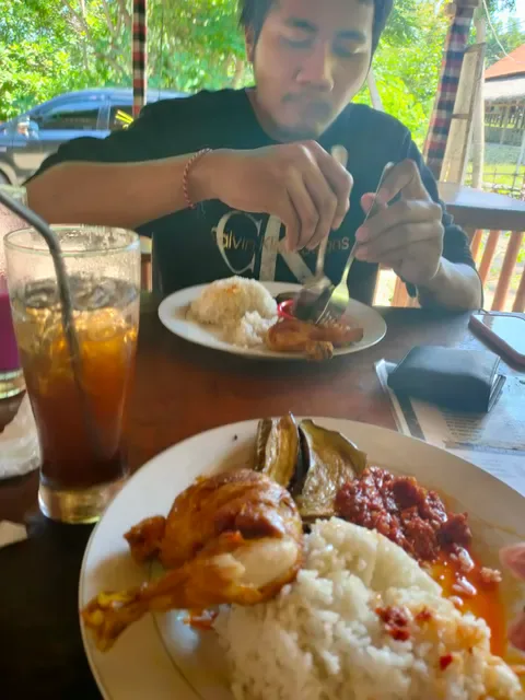 Warung Tu Pande