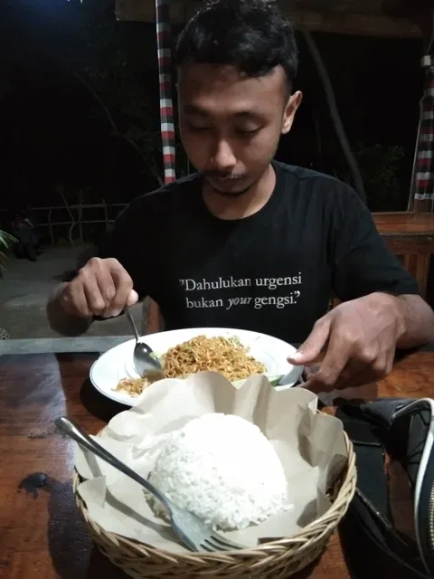 Warung Tu Pande