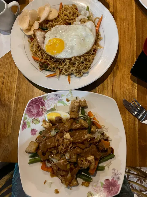 YUYU RESTO CENINGAN