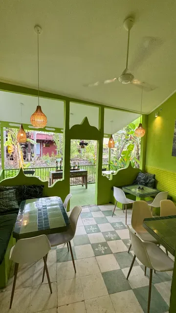 Akar Cafe & Restaurant