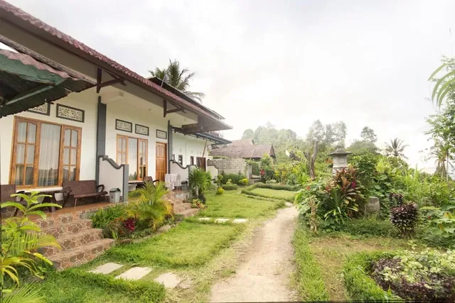 Aris Homestay and Warung Made