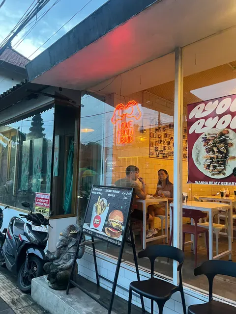 Ayoo Ayoo - Burgers & Kebabs