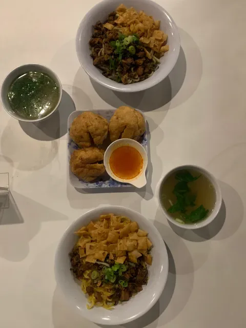 Bakmi & Bubur Ayam Djie Tjap