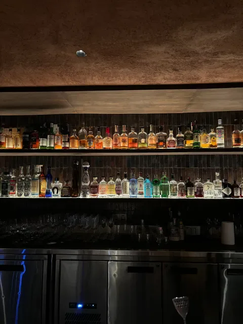 Bar Vera Bistro & Wine Bar