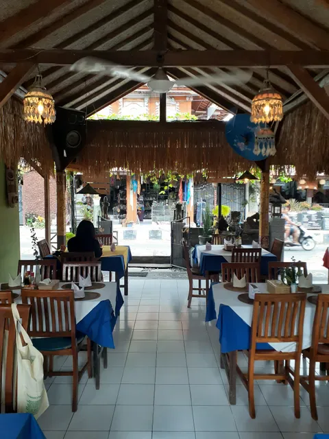 Barclona Lovina Bar & Restaurant